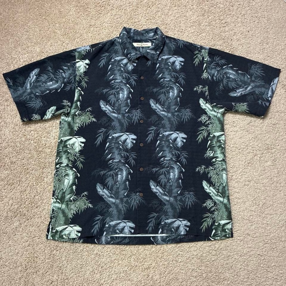 Tommy Bahama 100% Silk Black & Green Floral Hawaiian Vacation Shirt Size Large
